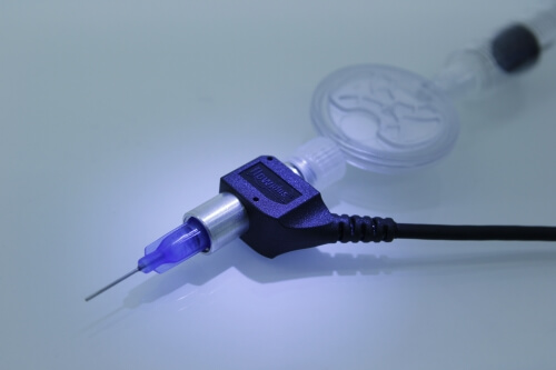 Fluid pressure sensor with luer-lock connections for medical applications