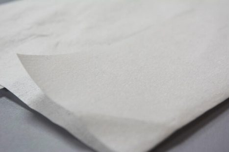 Low lint dry industrial wipes