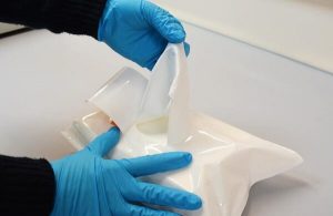 Low lint dry industrial wipes