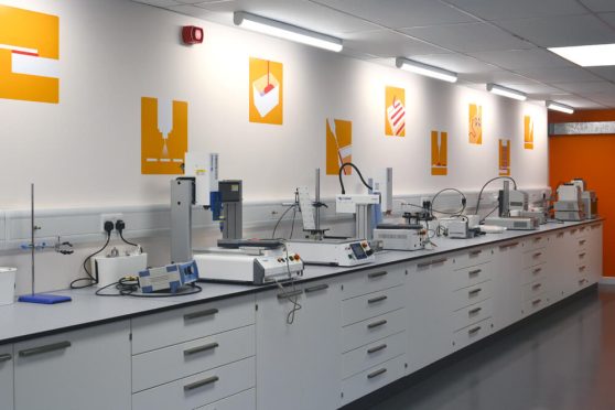 Long bench technology centre