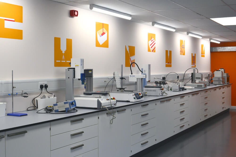 Long bench technology centre