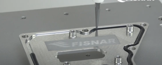 Dispensing a gasket with 790HP-LF valve on robot