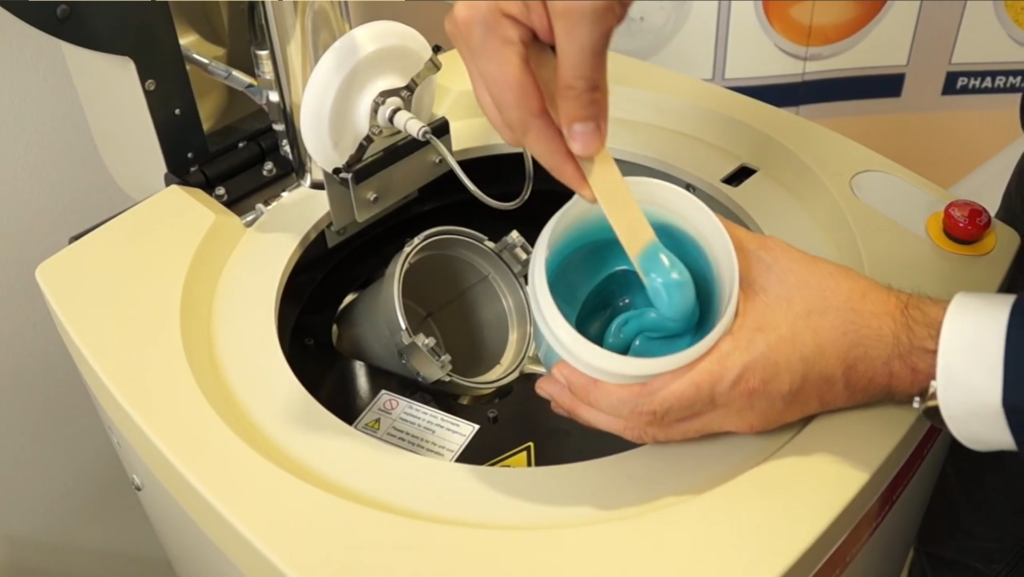 Achieving a fast, repeatable mixing process without air bubbles